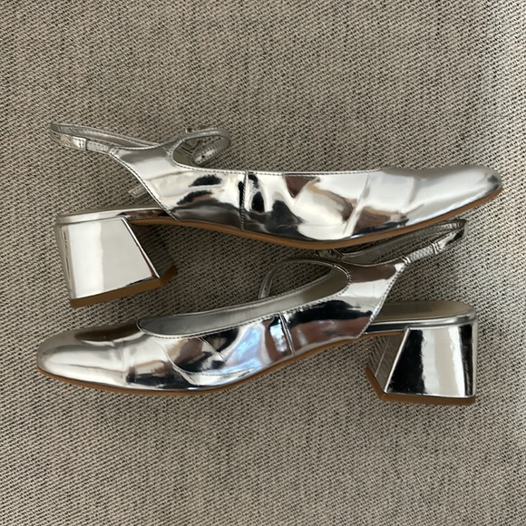 Dolce Vita Silver Maggi Heels Mary Janes size 9 - Picture 9 of 10